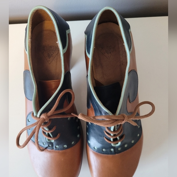 Fluevog Kitschy Kitschy Boom Boom Viv Low-heeled Leather Lace-up, VGUC, Size 8.5 - Picture 4 of 11